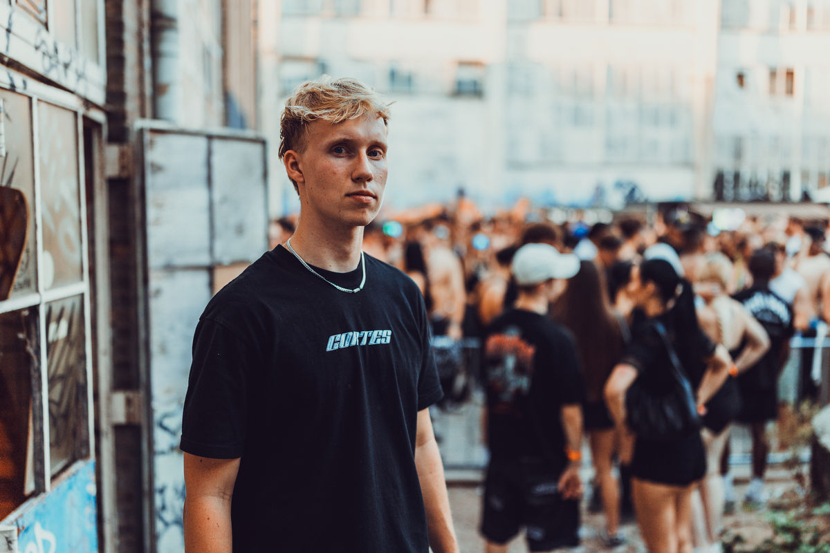 Loading... just a sec